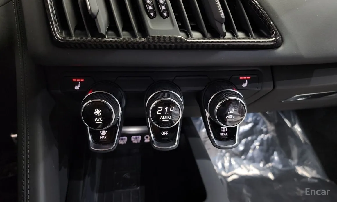 Фото 16 - Audi R8