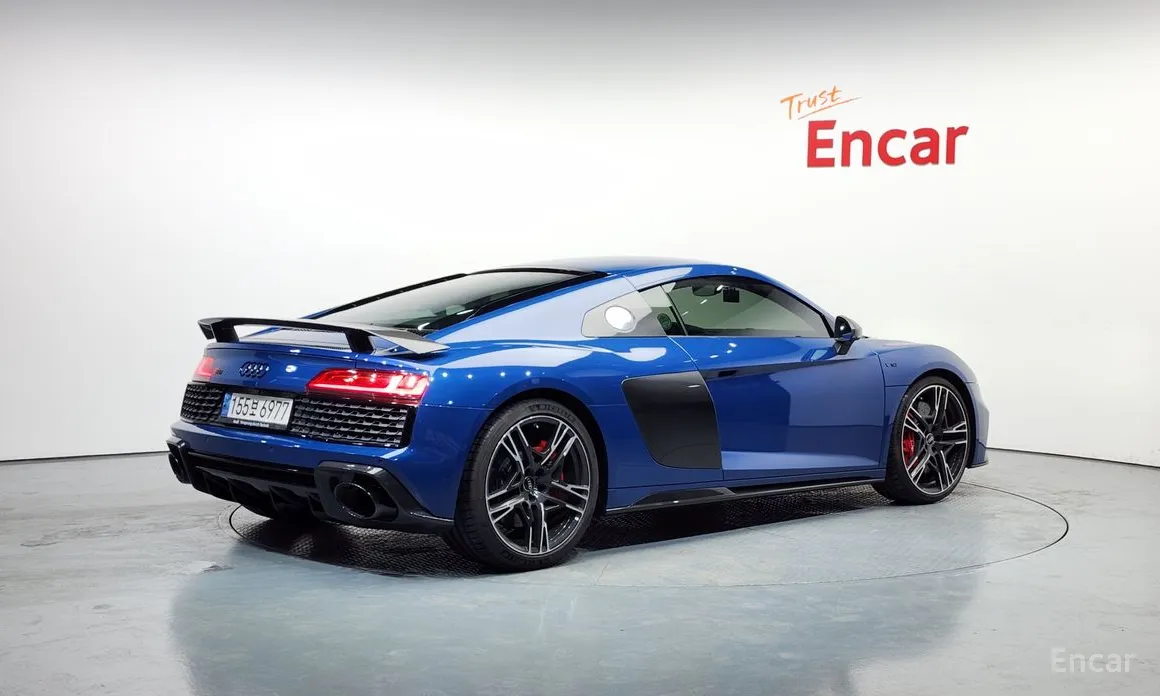 Фото 2 - Audi R8