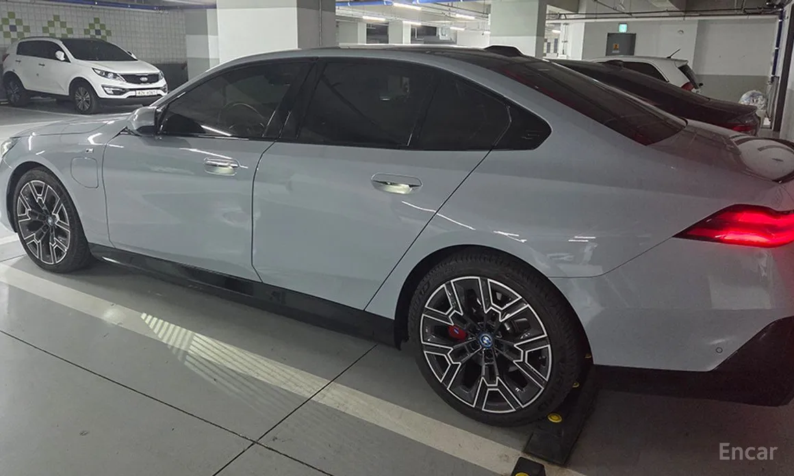 Фото 2 - BMW 5 Series