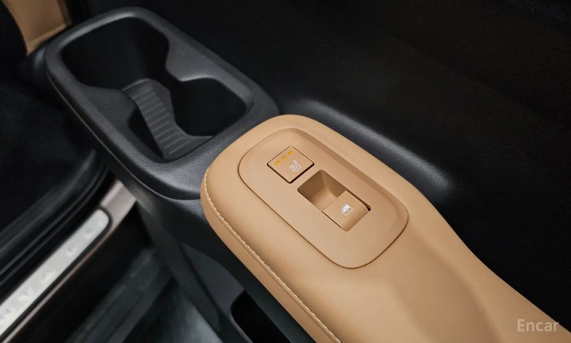 Фото 18 - Hyundai Santa Fe