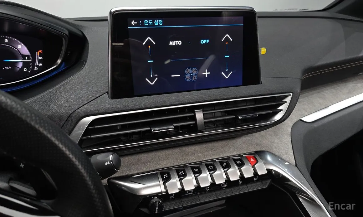 Фото 18 - Peugeot 3008