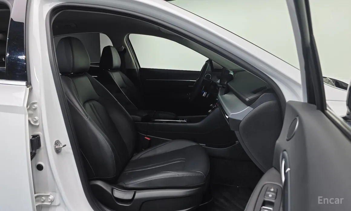 Фото 10 - Hyundai Sonata