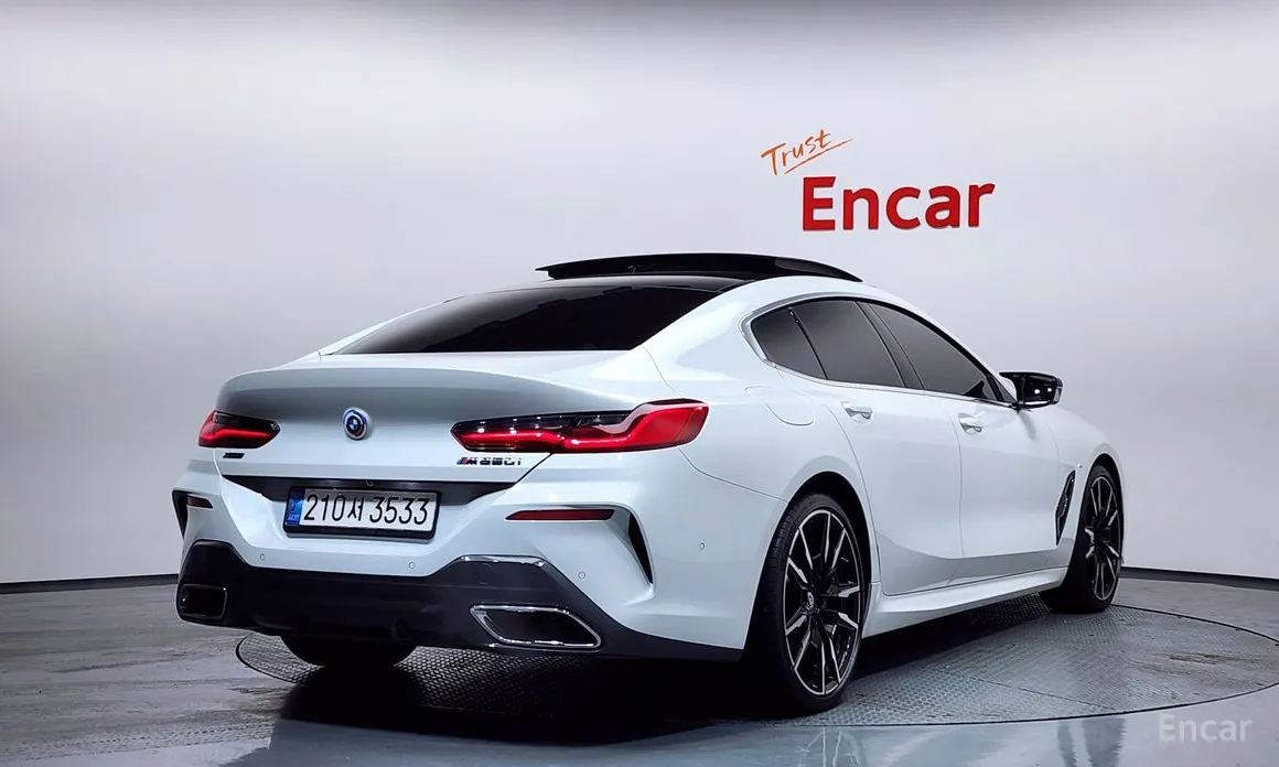 Фото 2 - BMW 8 Series