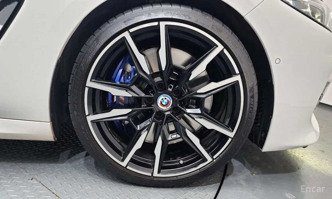 Фото 5 - BMW 8 Series