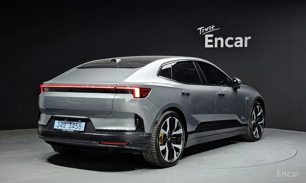 Фото 2 - Polestar 4