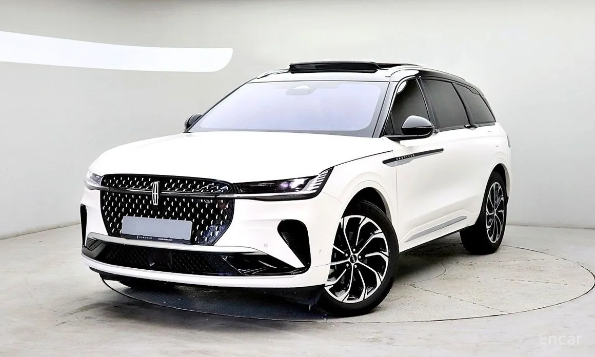 Фото 1 - Lincoln Nautilus