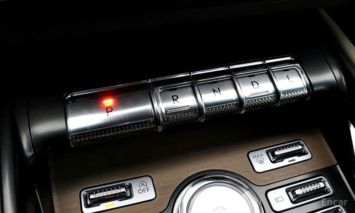 Фото 10 - Lincoln Nautilus