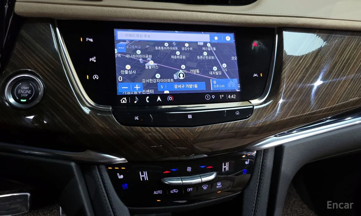 Фото 14 - Cadillac XT6