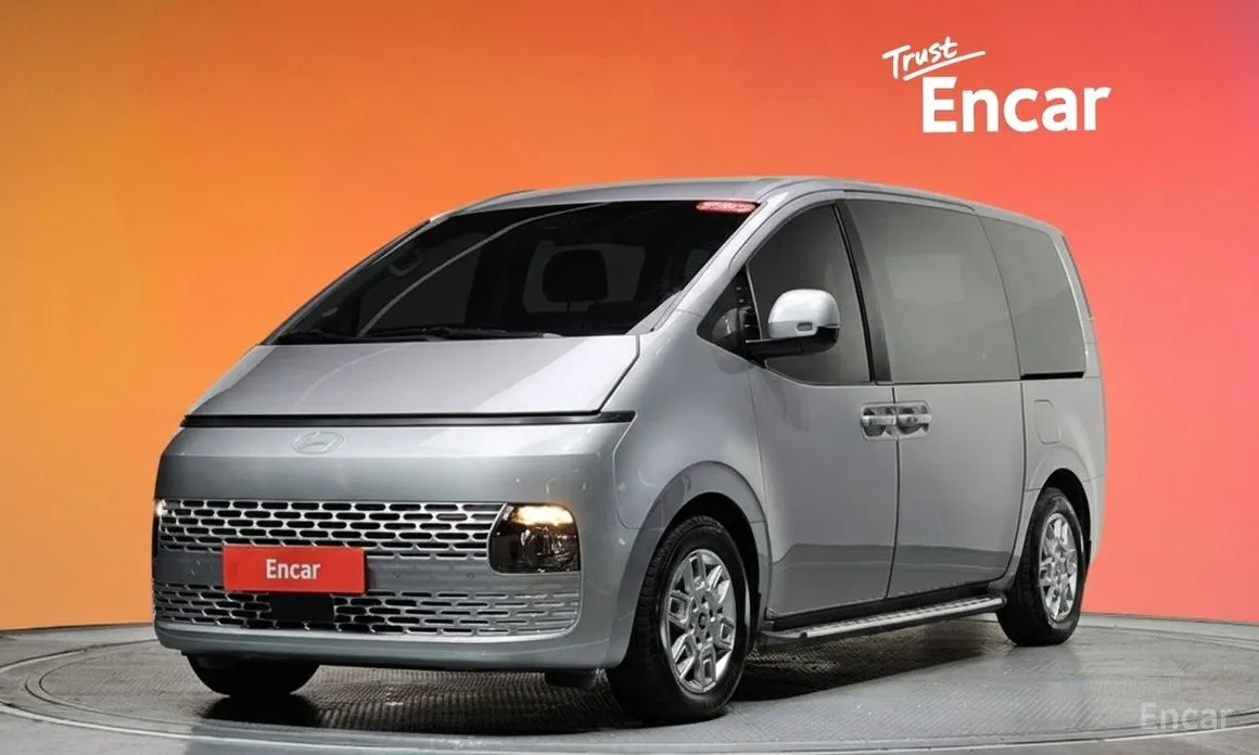 Фото 1 - Hyundai Staria