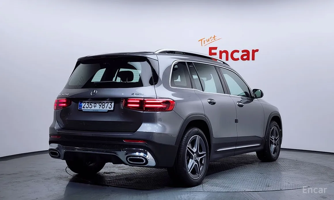 Фото 2 - Mercedes-Benz GLB-Class