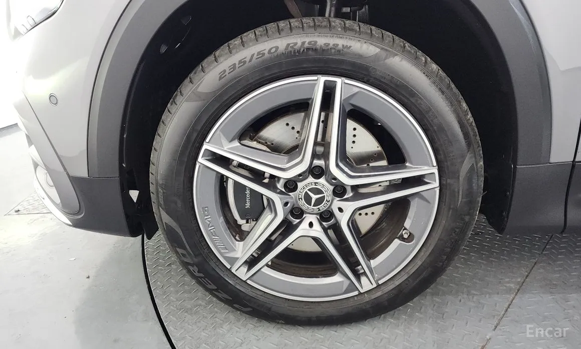 Фото 5 - Mercedes-Benz GLB-Class