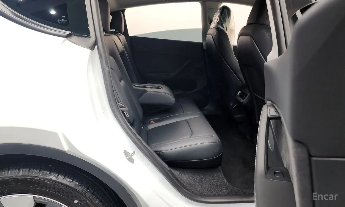 Фото 12 - Tesla Model Y