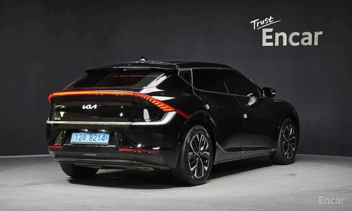 Photo 2 - Kia EV6