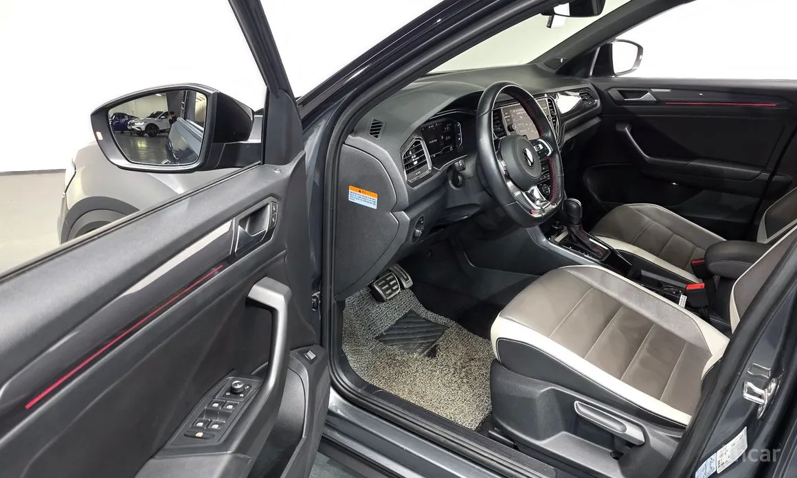 Фото 11 - Volkswagen T-Roc