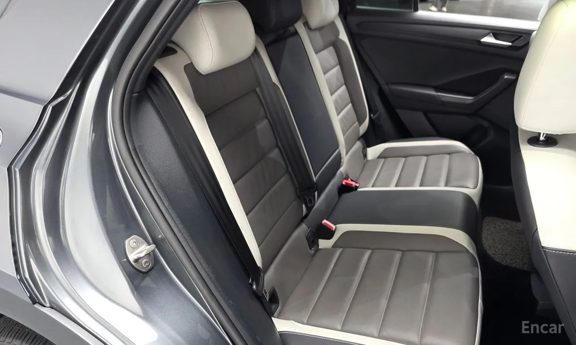 Фото 12 - Volkswagen T-Roc