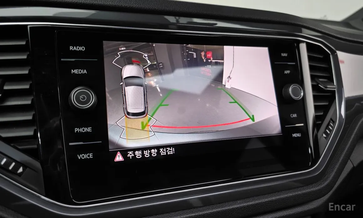 Фото 14 - Volkswagen T-Roc