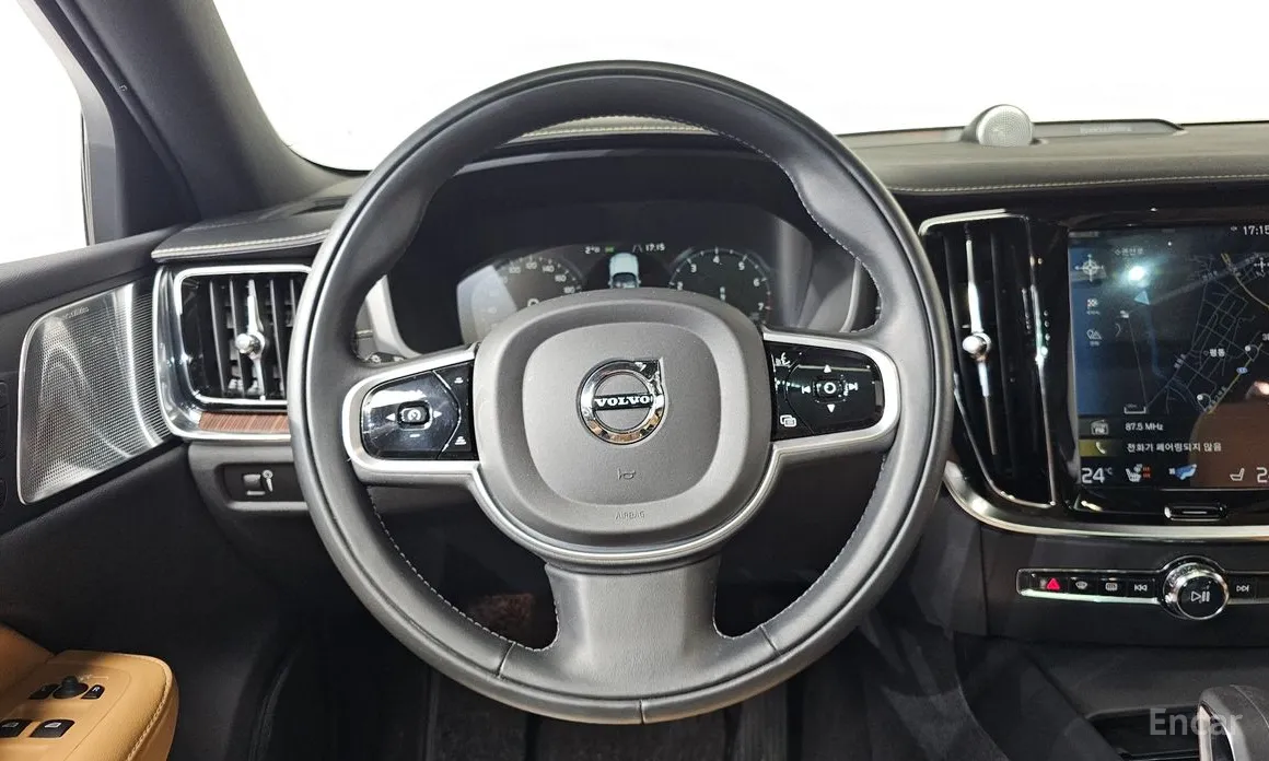 Фото 13 - Volvo V60