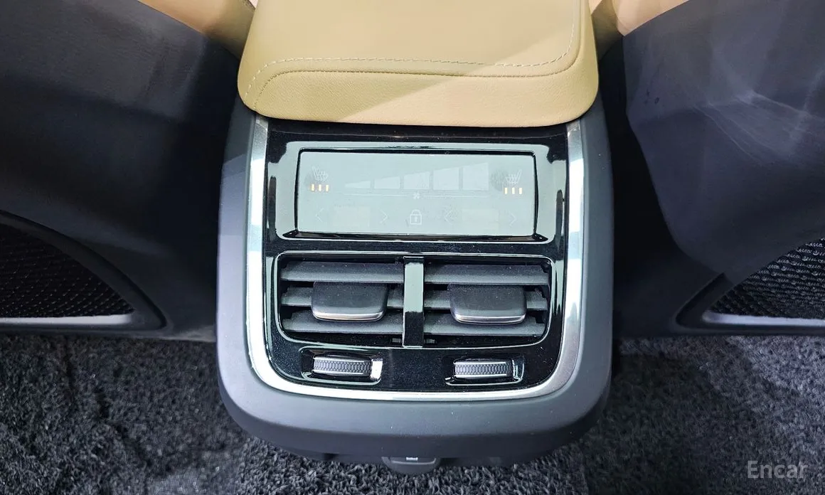 Фото 18 - Volvo V60