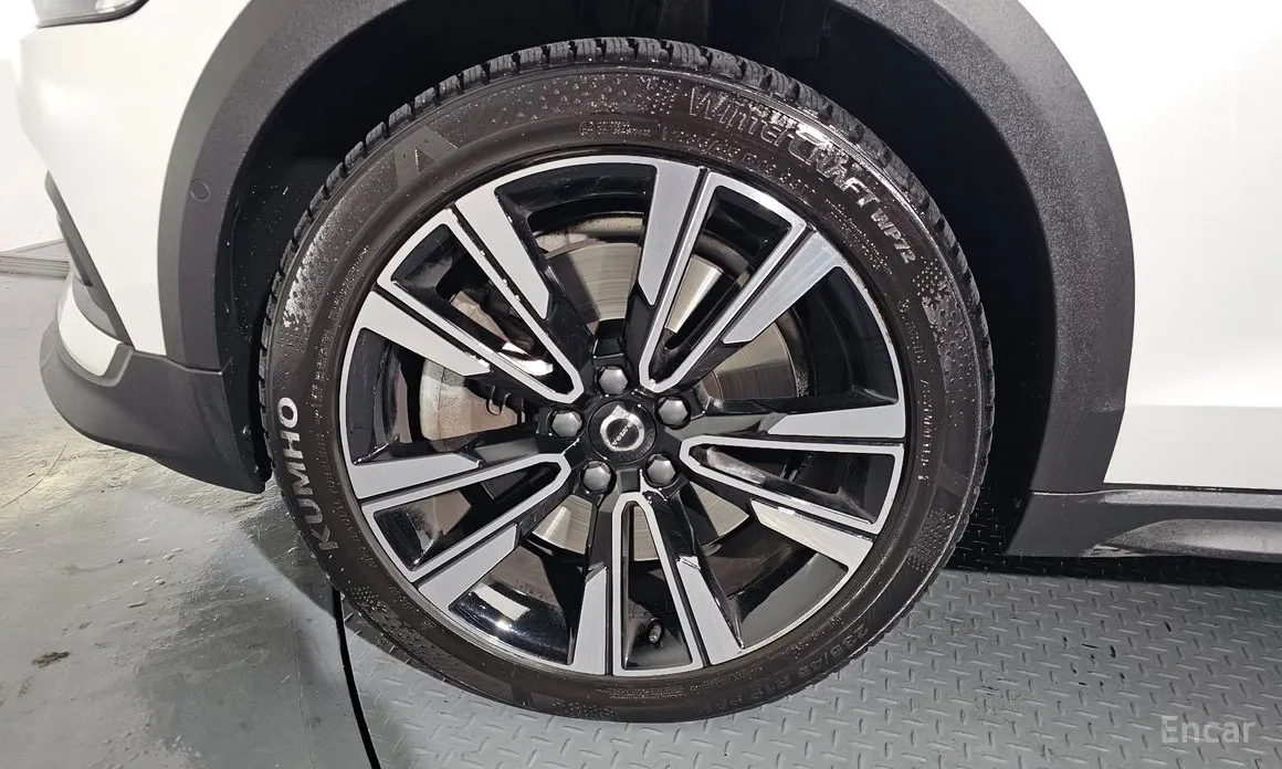 Фото 5 - Volvo V60