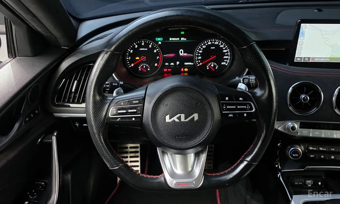 Фото 15 - Kia Stinger