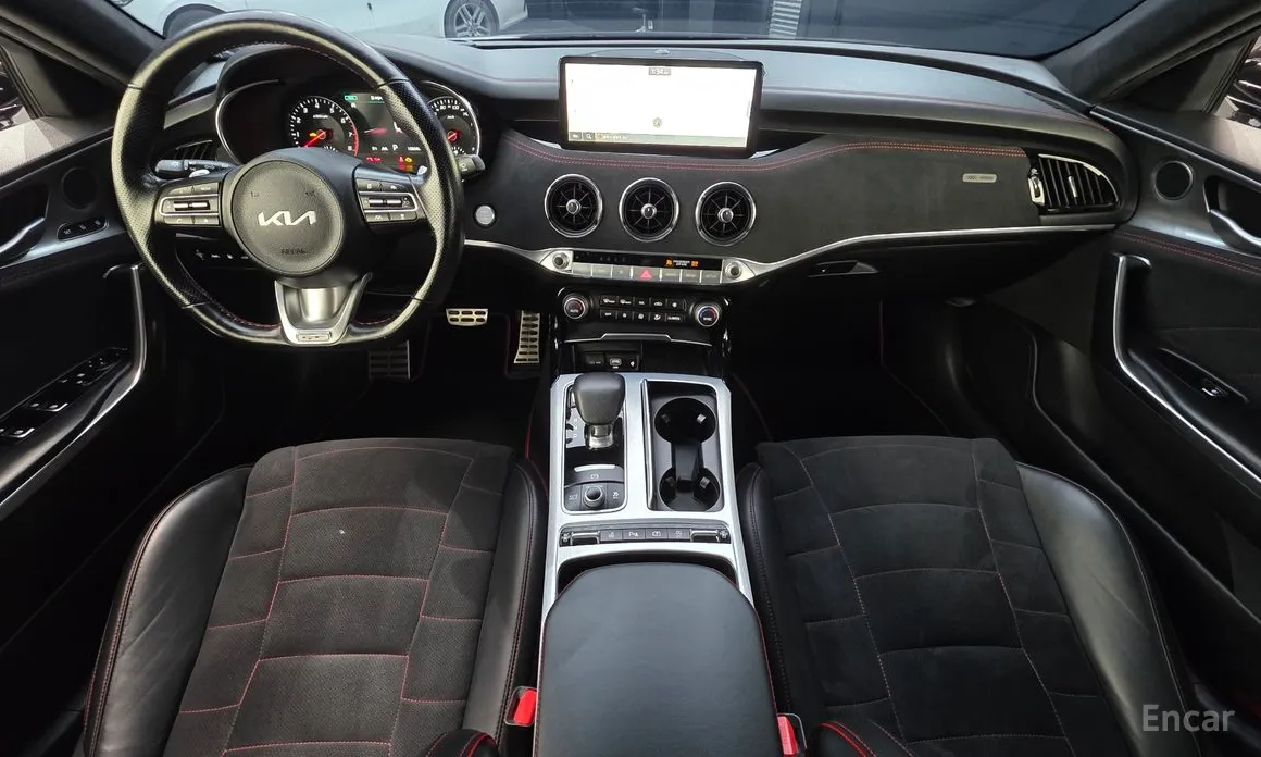 Фото 7 - Kia Stinger