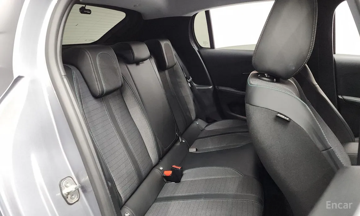 Фото 12 - Peugeot 208