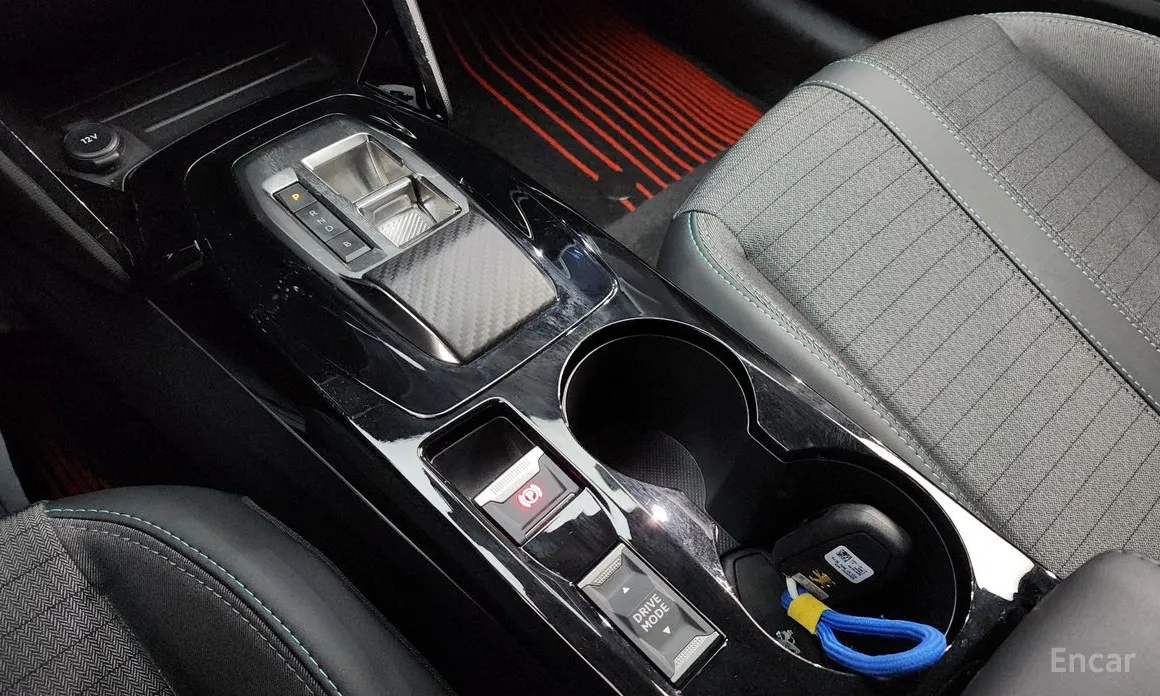 Фото 9 - Peugeot 208