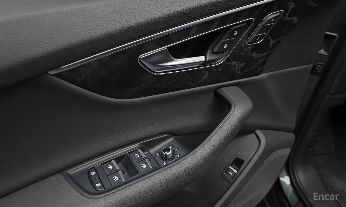 Фото 17 - Audi Q7