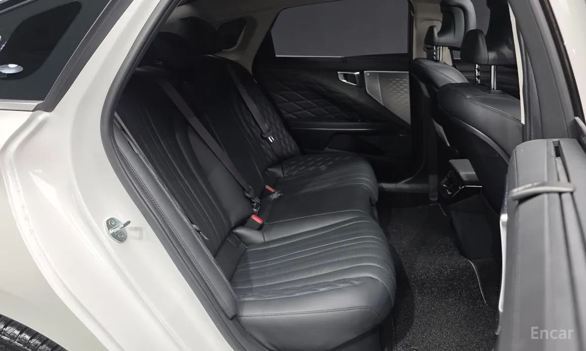 Фото 12 - Kia K8