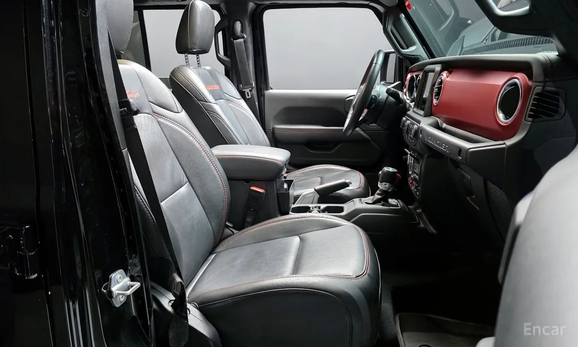 Фото 10 - Jeep Wrangler