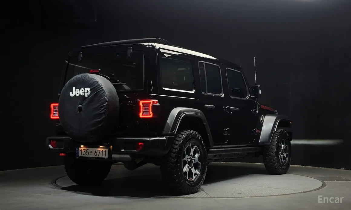 Фото 2 - Jeep Wrangler
