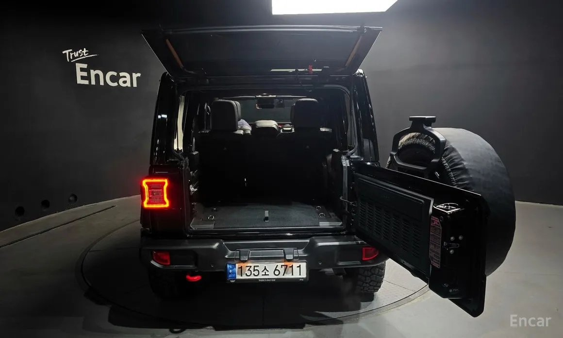 Фото 20 - Jeep Wrangler