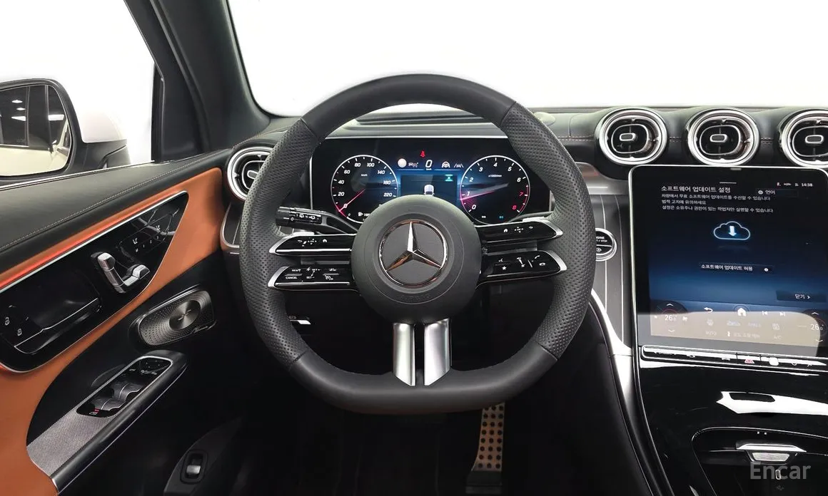 Фото 13 - Mercedes-Benz GLC-Class