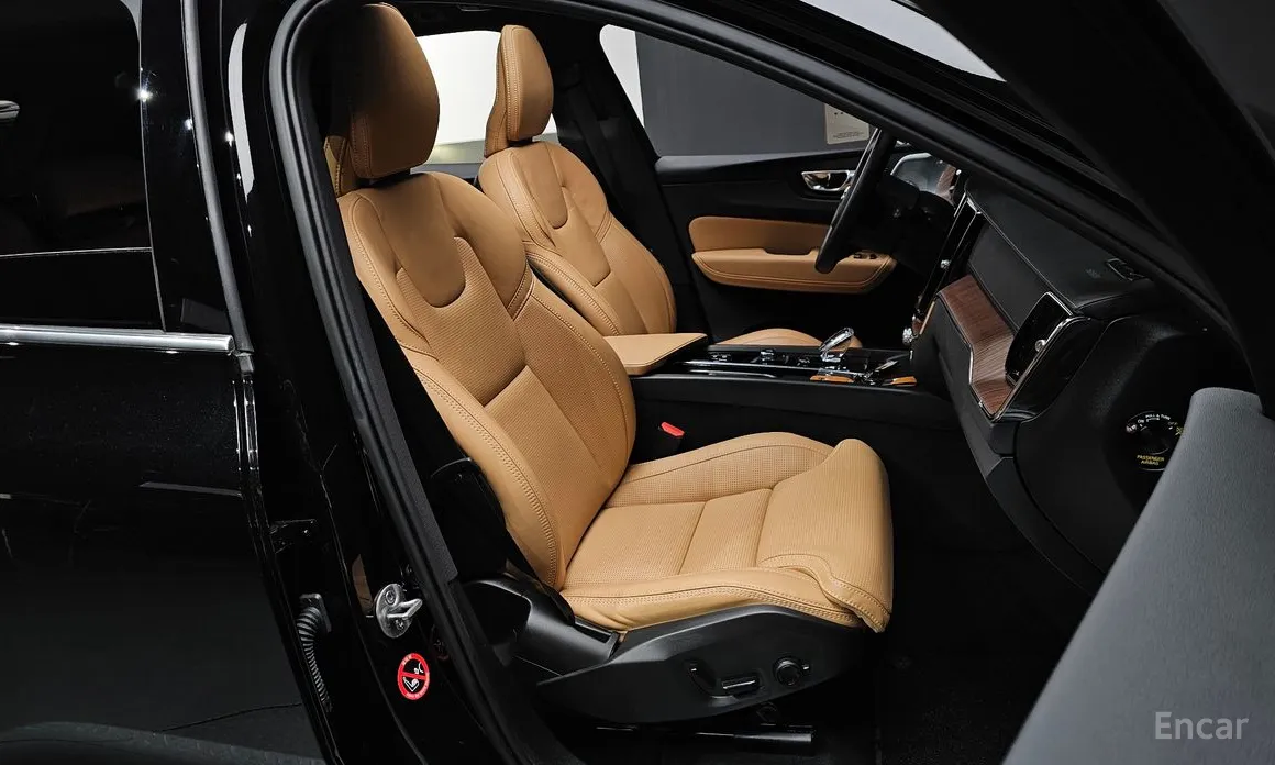 Фото 10 - Volvo XC60