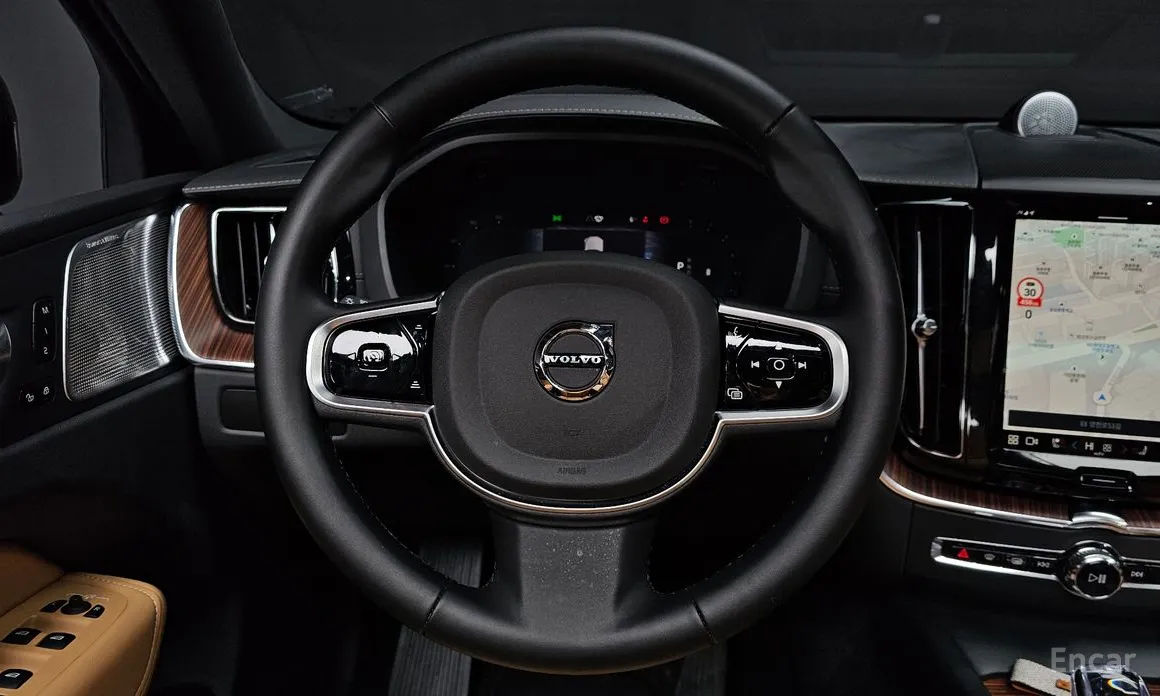 Фото 13 - Volvo XC60