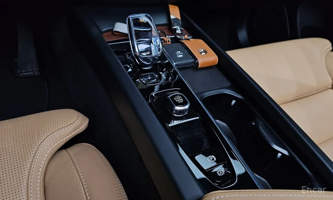 Фото 9 - Volvo XC60