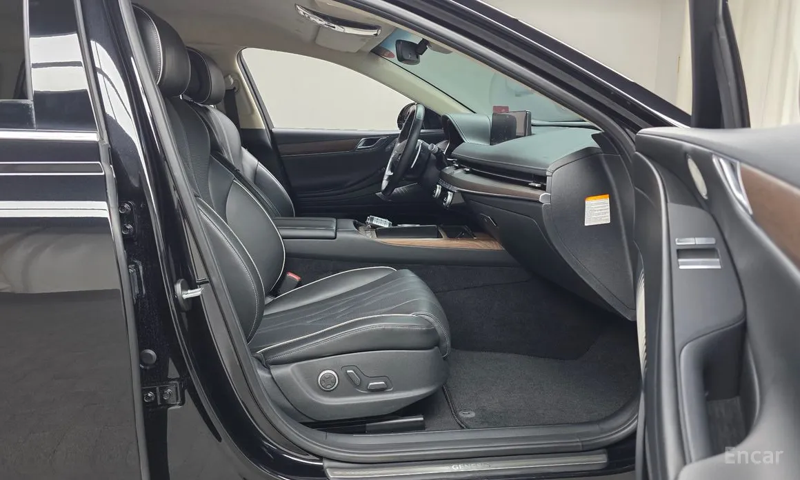 Фото 11 - Genesis G80