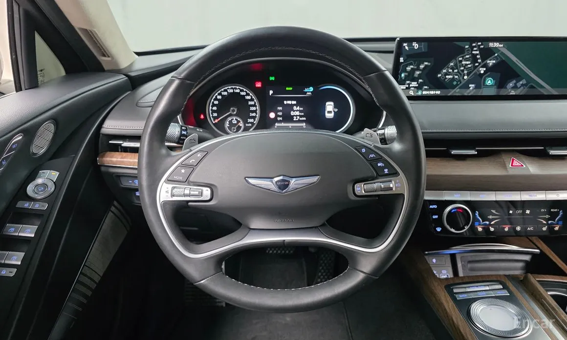 Фото 13 - Genesis G80