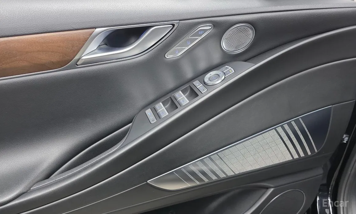 Фото 18 - Genesis G80