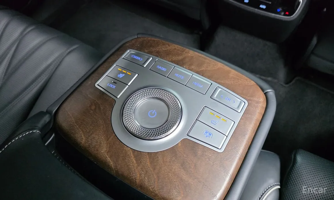 Фото 19 - Genesis G80