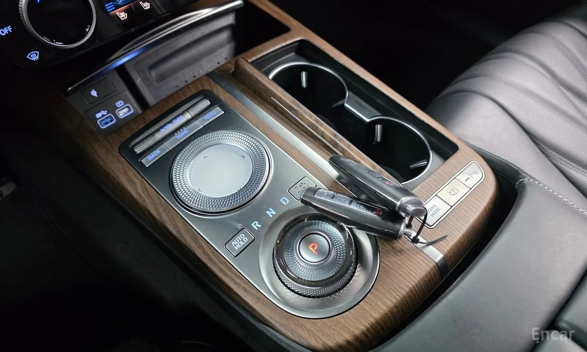 Фото 9 - Genesis G80