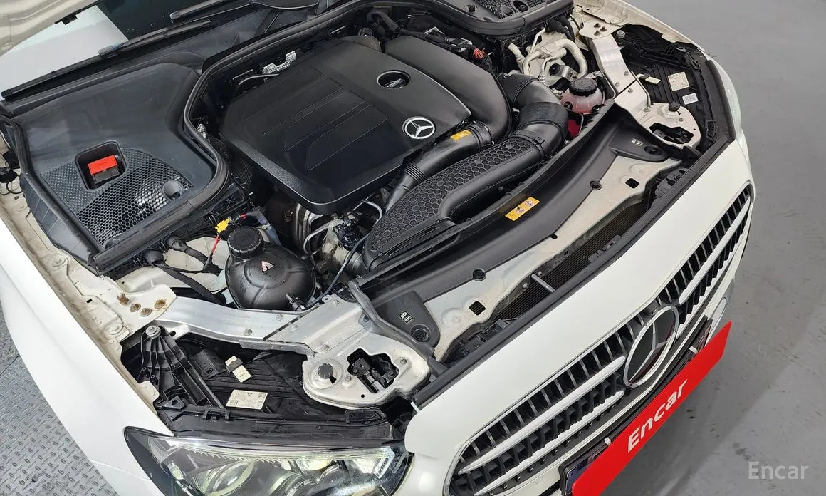 Фото 6 - Mercedes-Benz E-Class