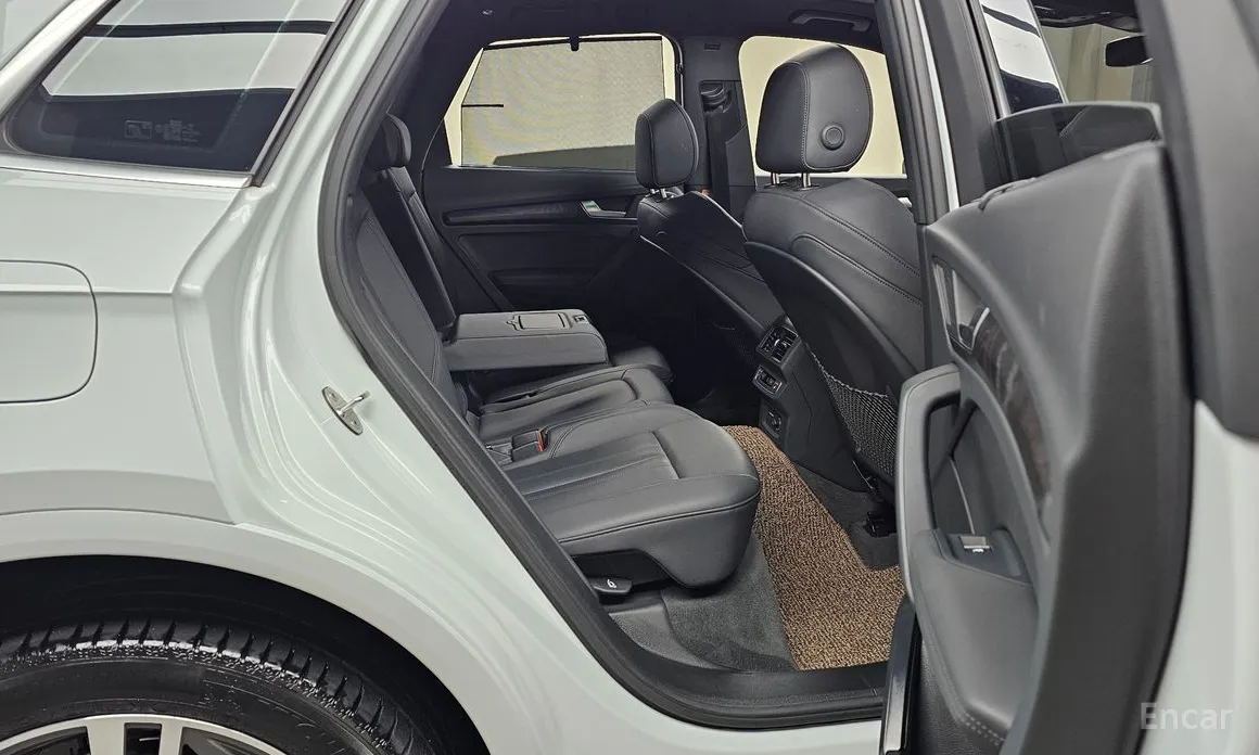 Фото 12 - Audi Q5