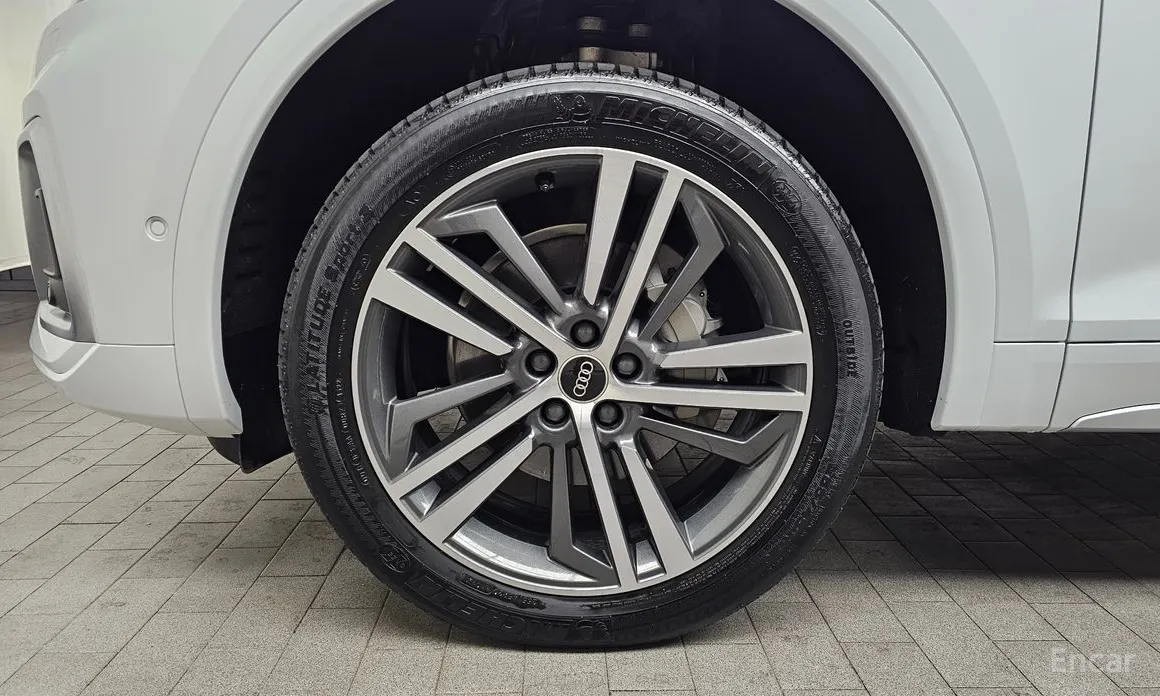 Фото 5 - Audi Q5