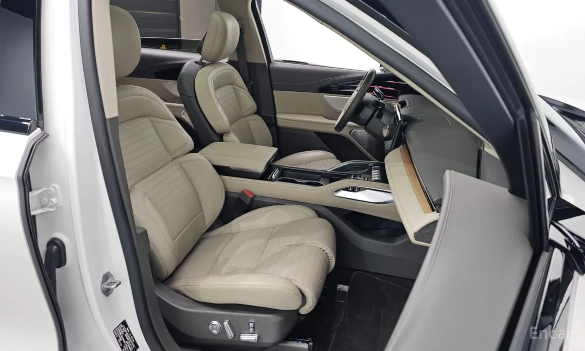 Фото 11 - Lincoln Nautilus