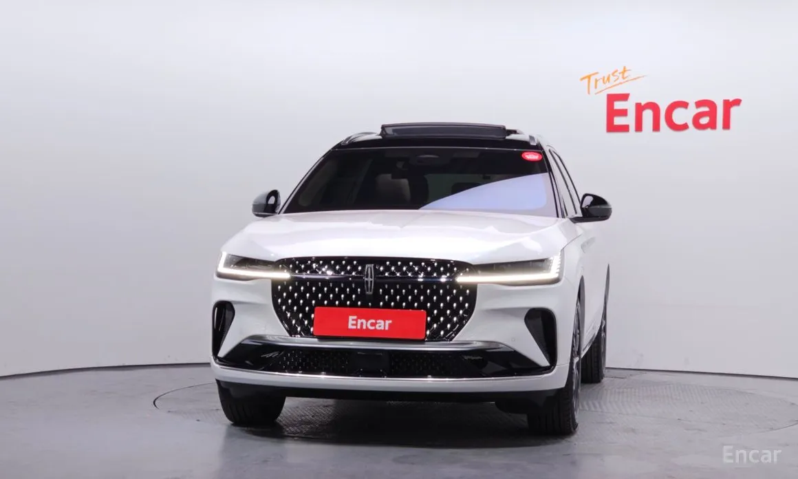 Фото 3 - Lincoln Nautilus