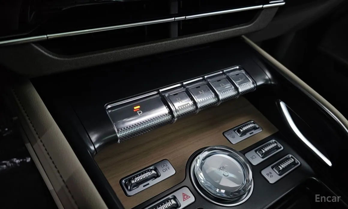 Фото 9 - Lincoln Nautilus