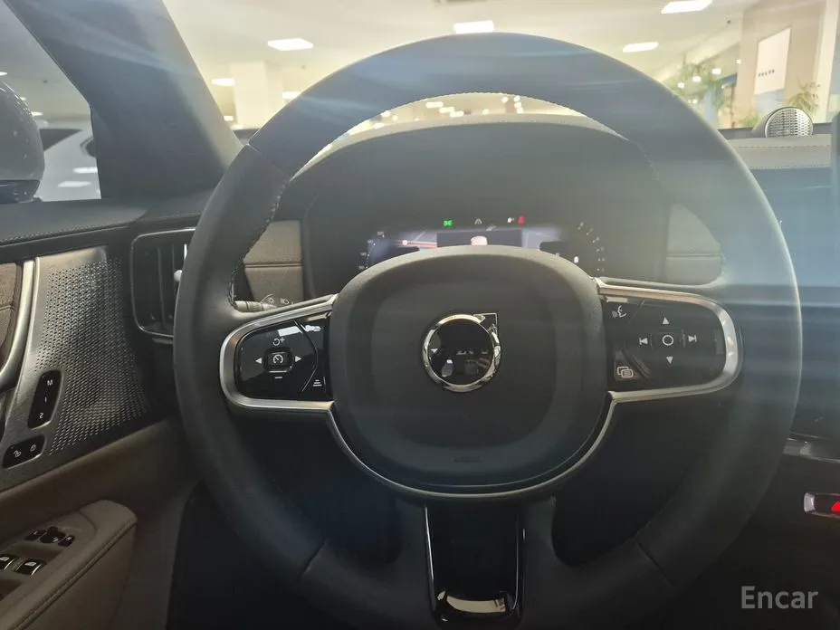 Фото 12 - Volvo S90