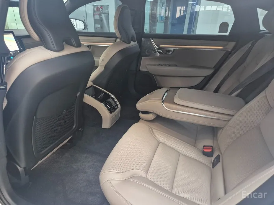 Фото 9 - Volvo S90