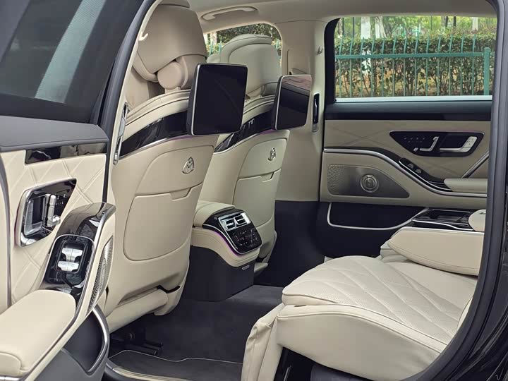 Фото 6 - Mercedes-Benz Maybach S-Class